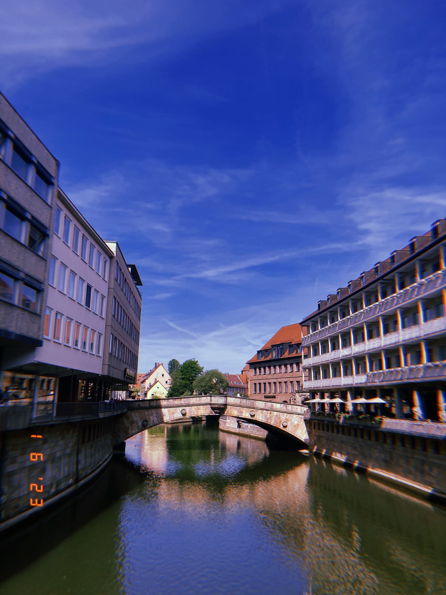 ニュルンベルグ中心部を流れる川と石橋
