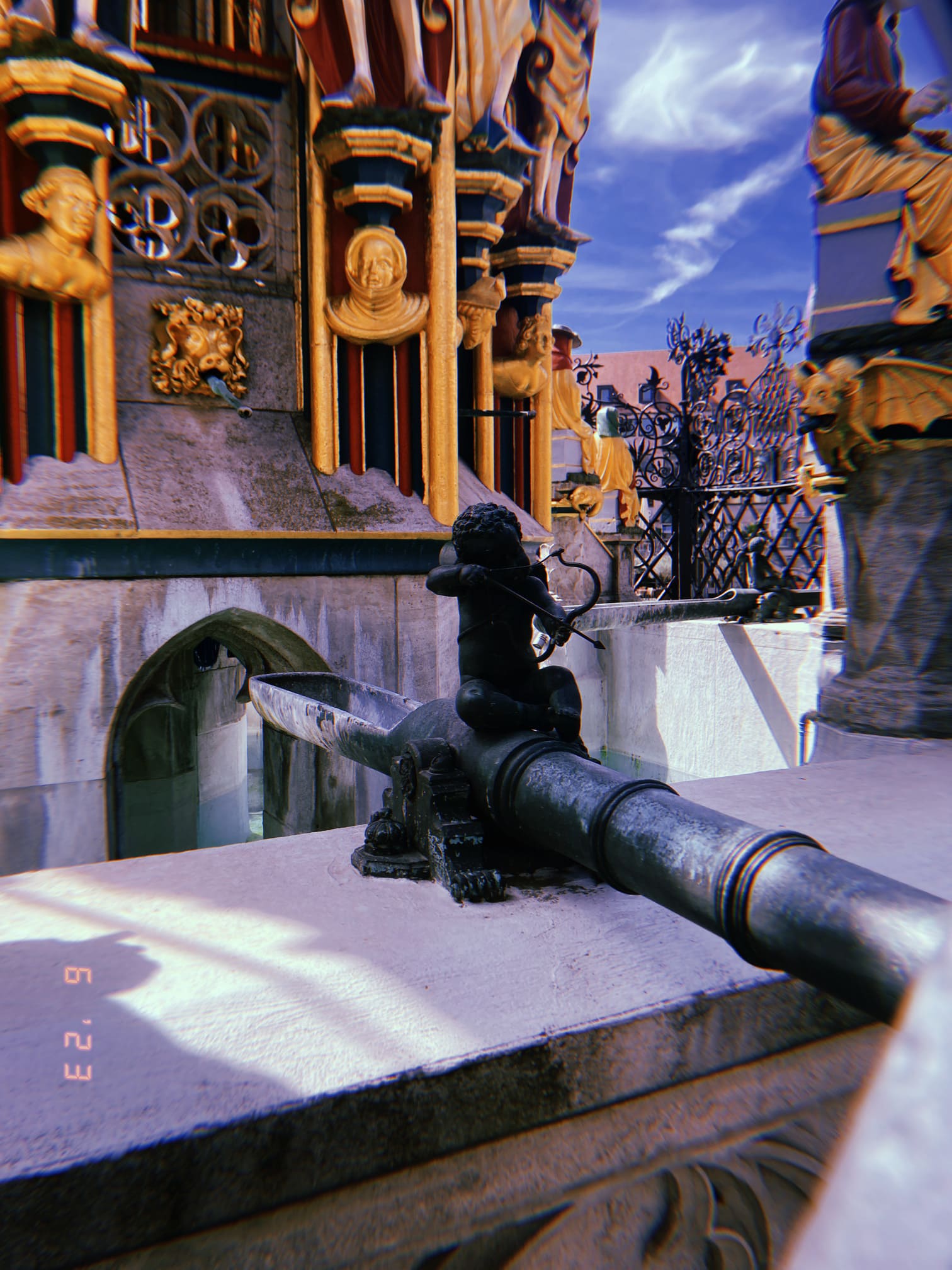 ニュルンベルグの美しの泉の装飾ディテール