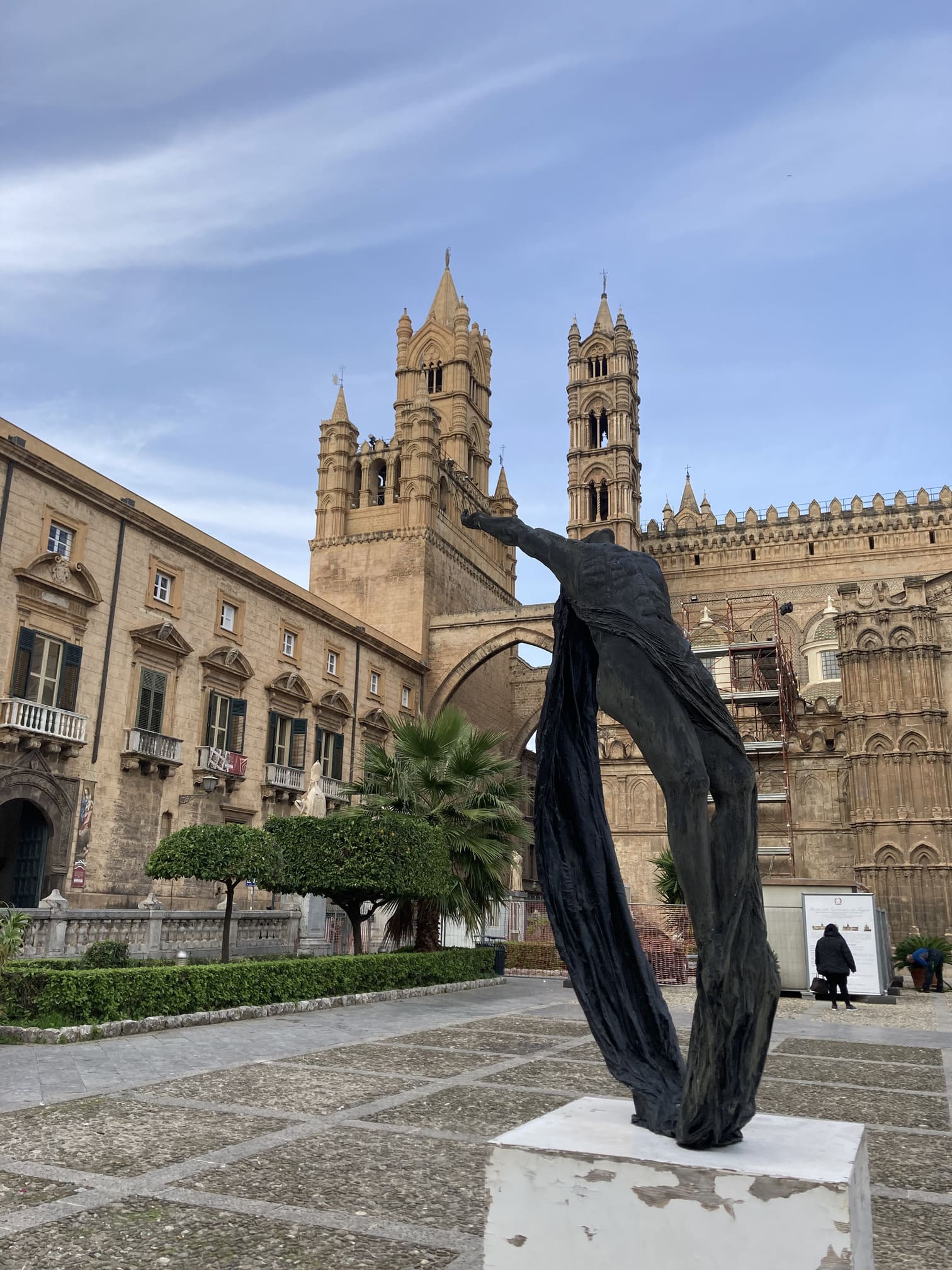 パレルモ大聖堂と彫刻