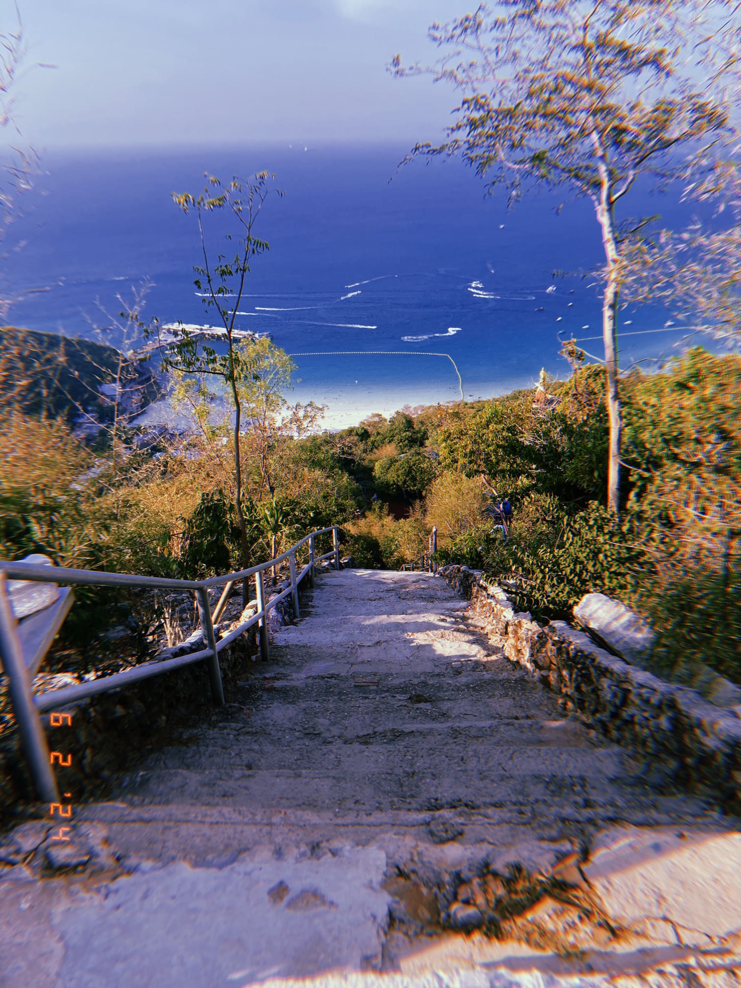 ラン島の海へ続く階段