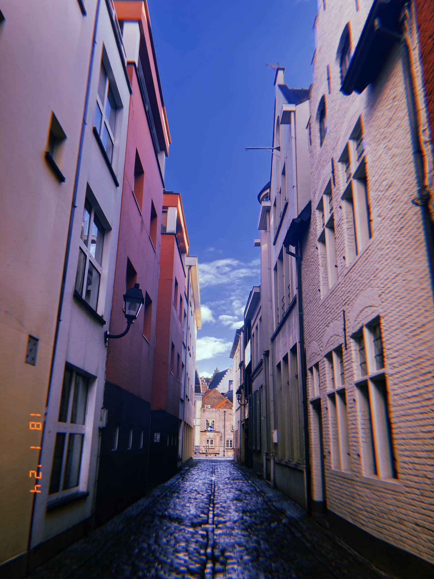 ヘント旧市街の細い石畳の路地