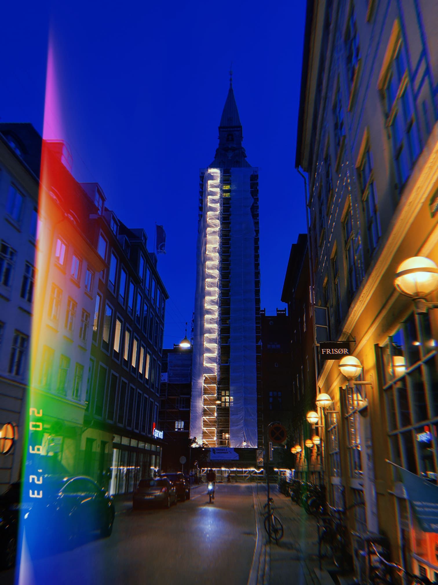 ライトアップされた塔