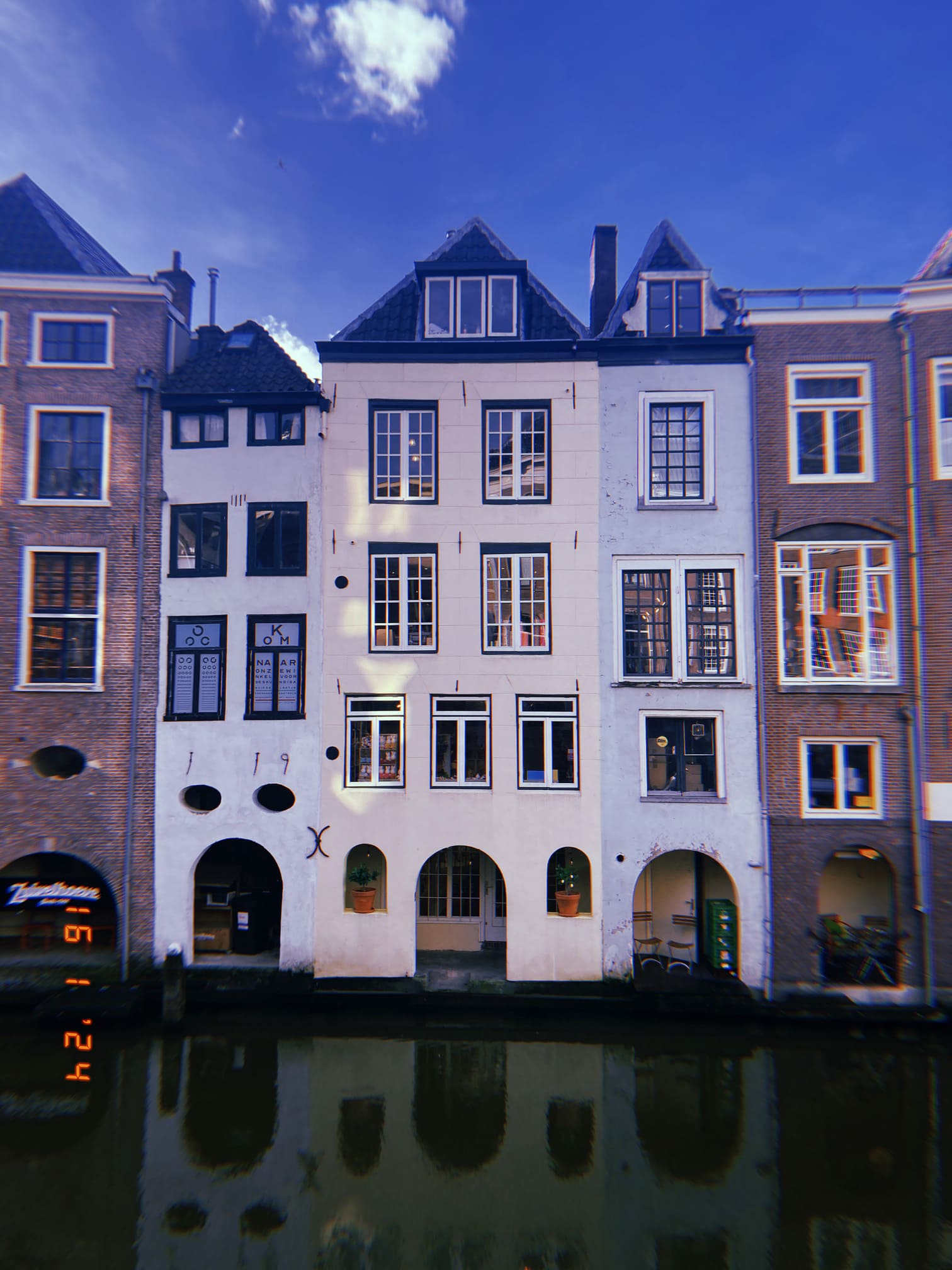 ユトレヒトの運河沿いの家並み