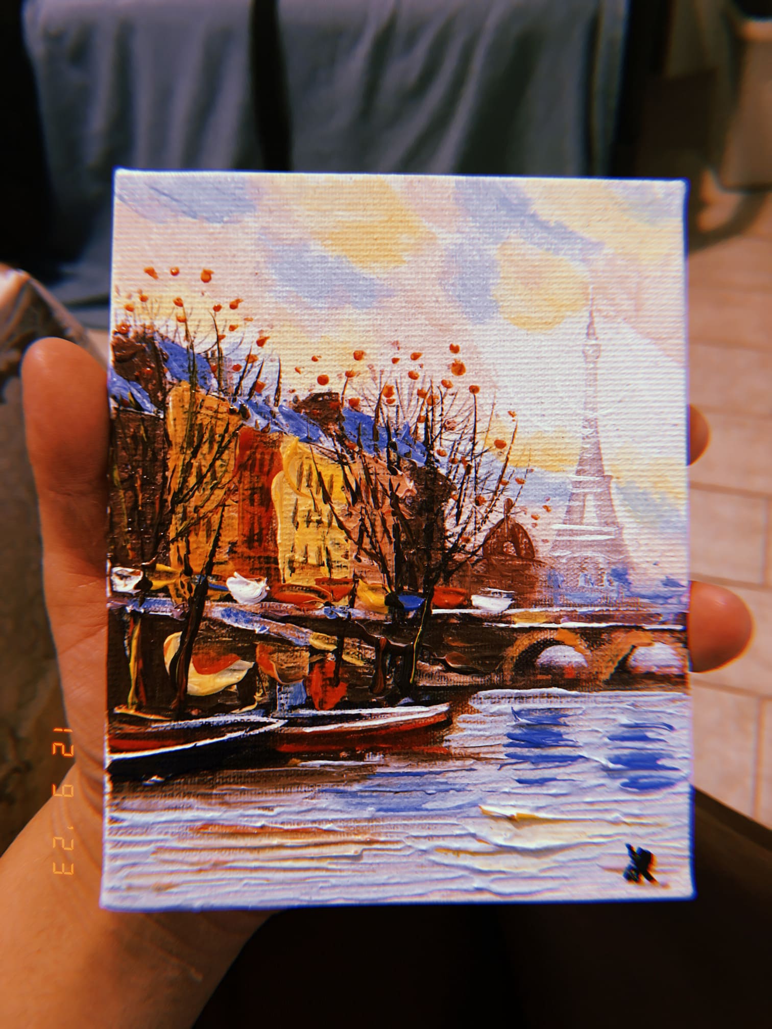 手のひらサイズのパリ風景のミニ油彩