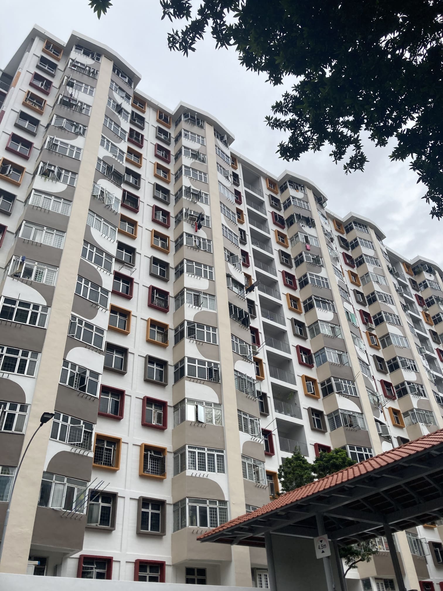 シンガポールの集合住宅HDBの外観