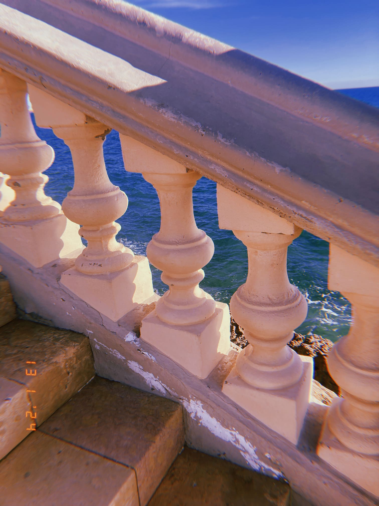 シッチェスの階段から望む海