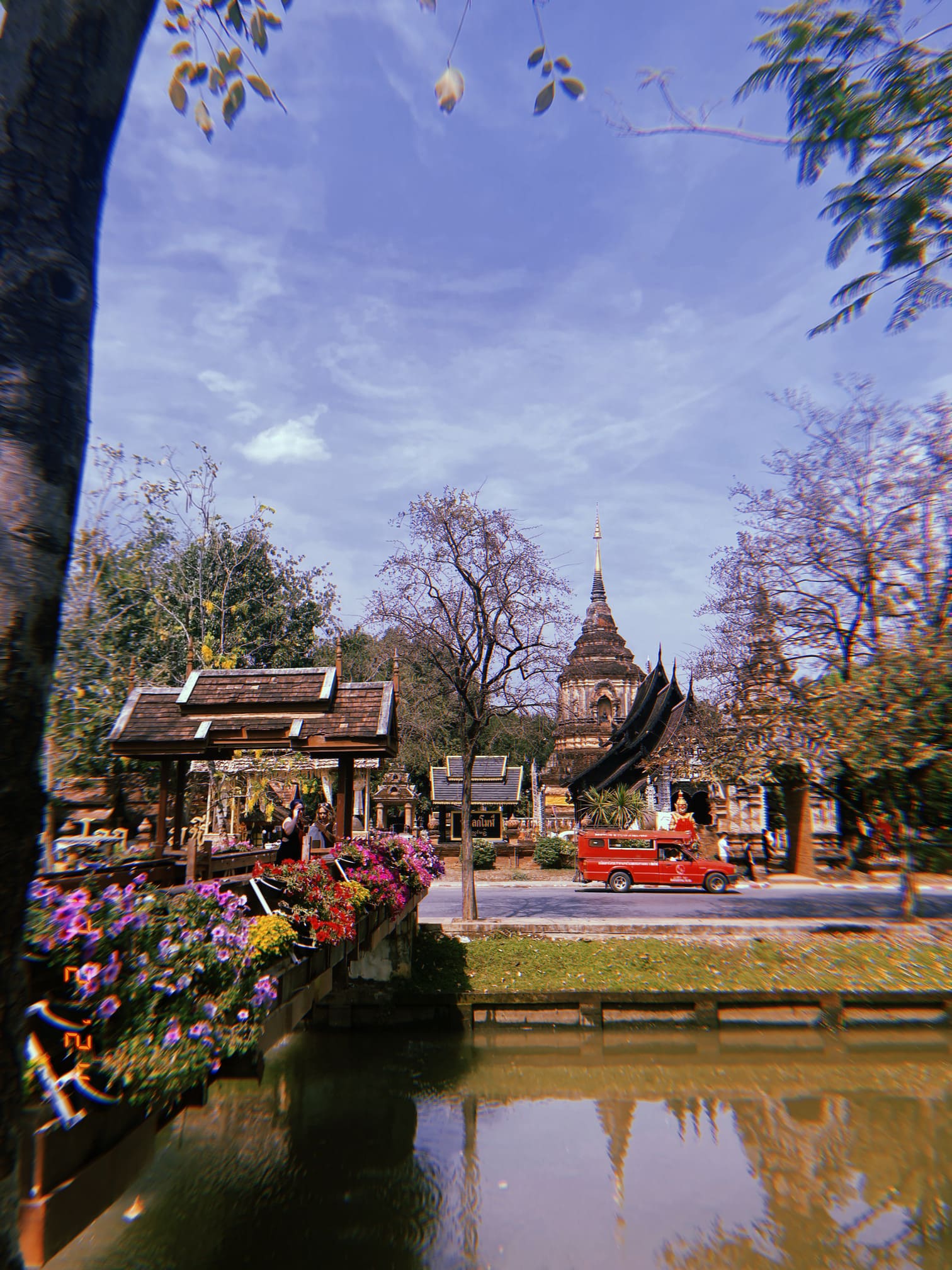 チェンマイの橋と寺院